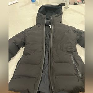 LuluLemon Sleet Street Goose Down Coat- never worn-Size 8